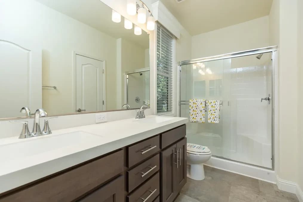 Fairpoint 24564a bathroom and interior home features