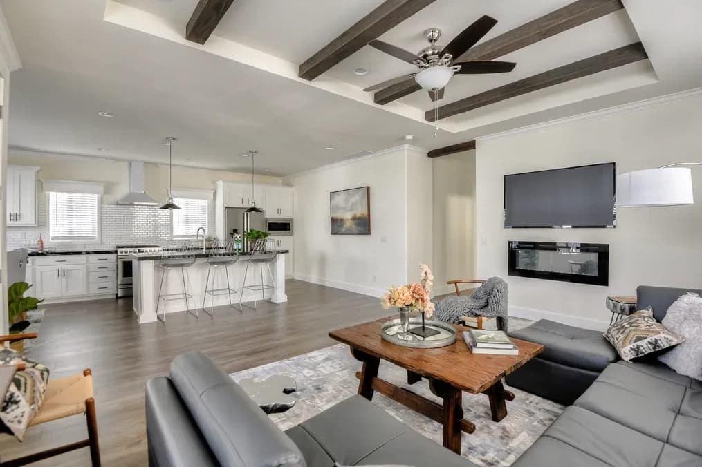 Coronado 2458f interior home features