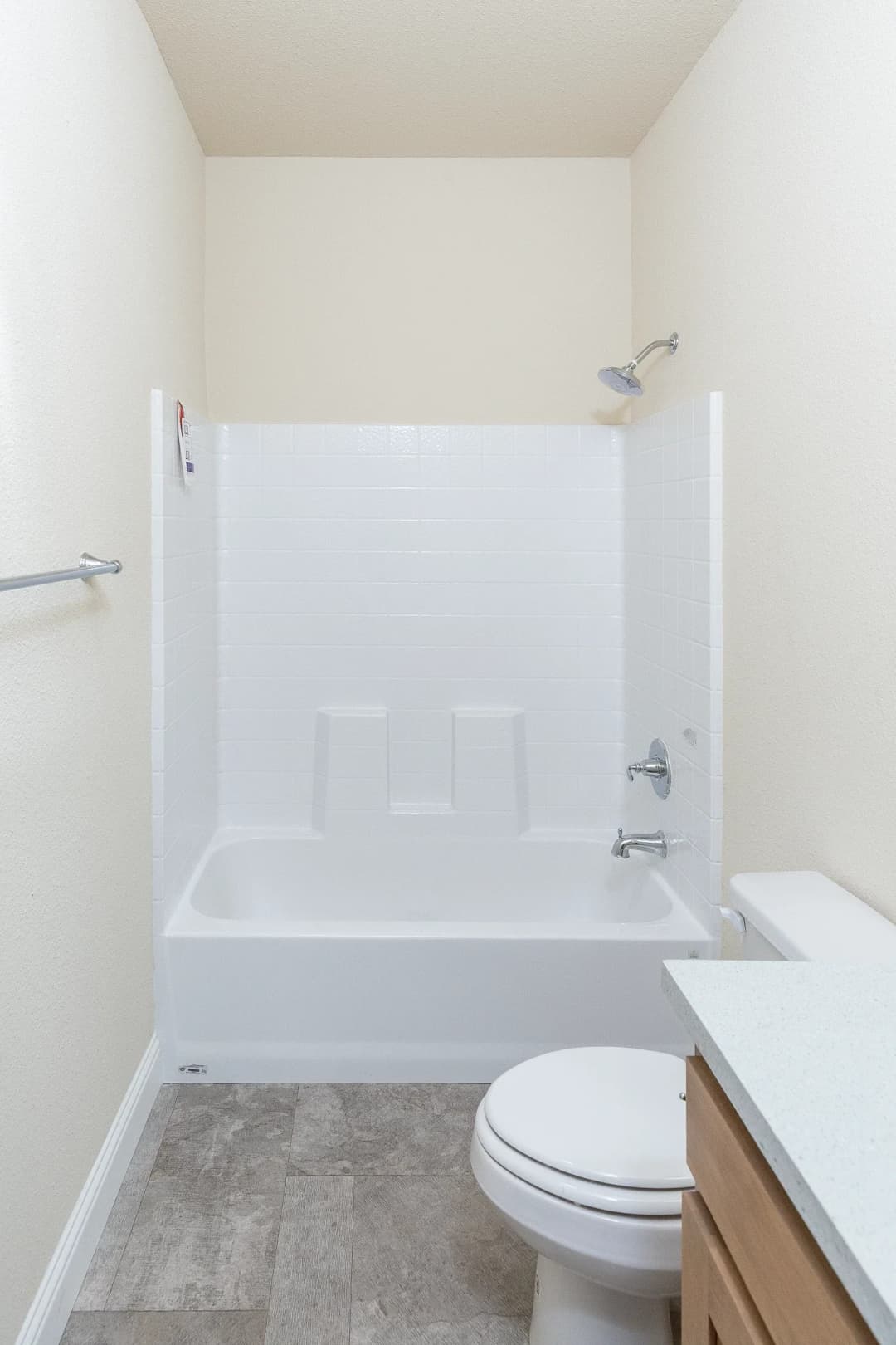 Coronado 2458c bathroom home features